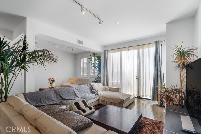 Detail Gallery Image 6 of 25 For 1817 Prosser Ave #503,  Los Angeles,  CA 90025 - 2 Beds | 2 Baths