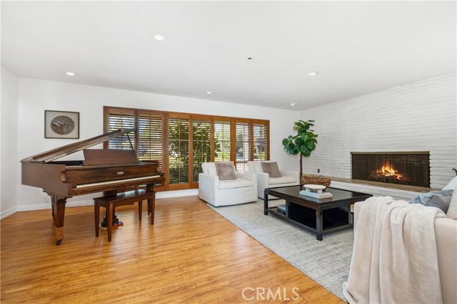 Detail Gallery Image 9 of 48 For 2120 Yucca, Fullerton,  CA 92835 - 4 Beds | 4 Baths