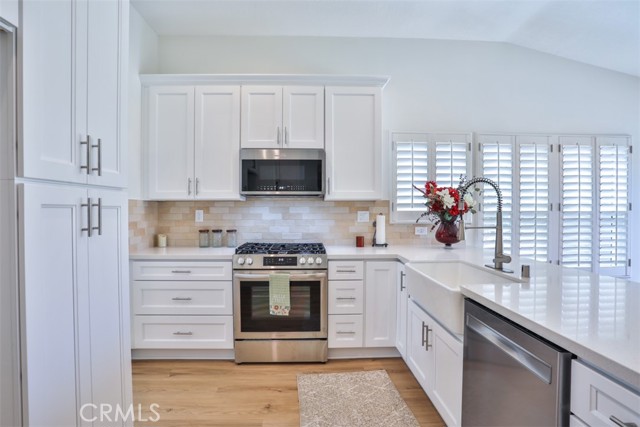 675 Avenida Terrazo, Corona CA: https://media.crmls.org/medias/c6d90427-0132-4031-b248-639c35d07f09.jpg