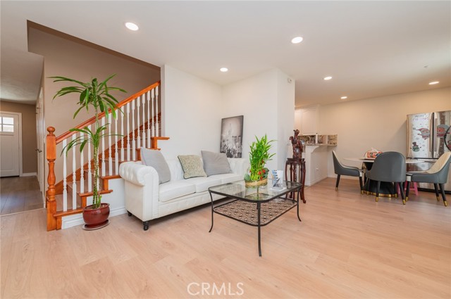 Detail Gallery Image 4 of 20 For 819 W Duarte Rd, Monrovia,  CA 91016 - 4 Beds | 2/1 Baths