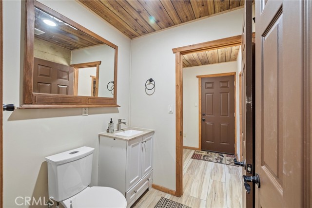 Detail Gallery Image 22 of 29 For 328 E Fairway Bld, Big Bear City,  CA 92314 - 3 Beds | 1 Baths