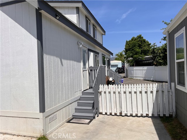 12301 San Fernando Road photo 2