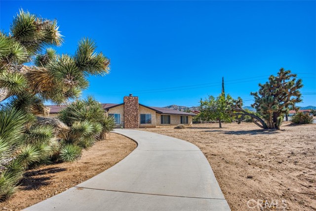 Detail Gallery Image 2 of 37 For 58697 Santa Barbara Dr, Yucca Valley,  CA 92284 - 3 Beds | 2 Baths