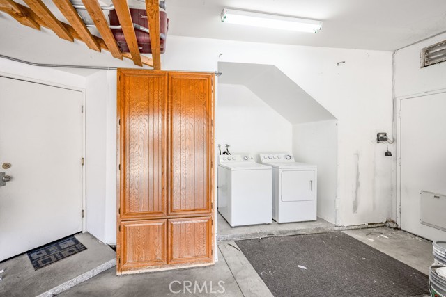 27625 PRIMROSE Lane, Castaic CA: https://media.crmls.org/medias/c6d9cc3c-bcaa-446c-81d3-ee5b26a122ad.jpg