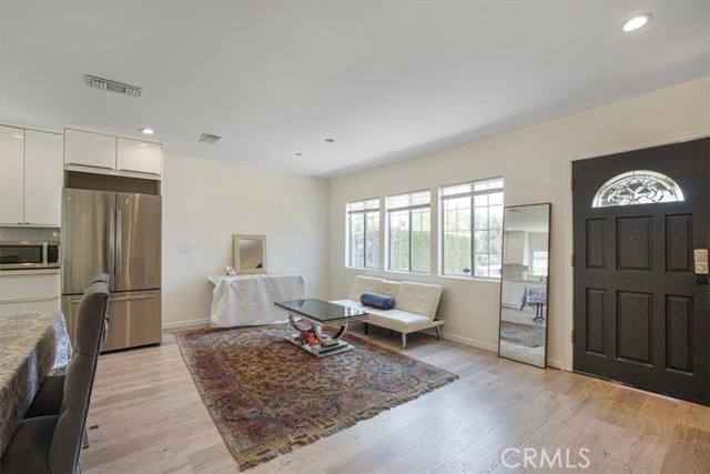 18352 Bessemer Street, Tarzana CA: https://media.crmls.org/medias/c6da3d69-2b10-42c5-b8a8-d0de142a583f.jpg