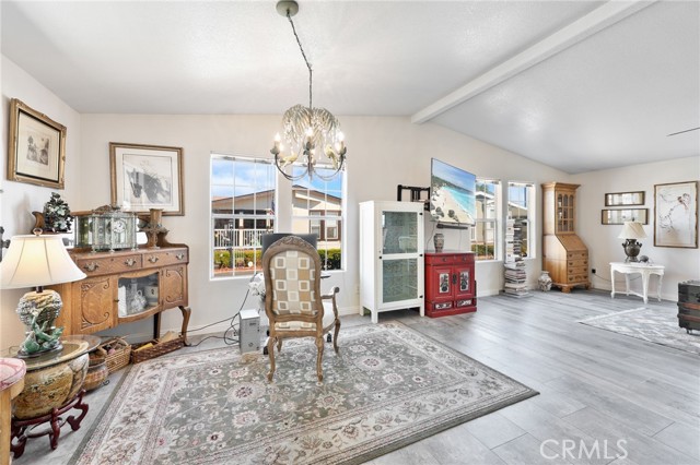 22221 Bloomfield, 30 photo 7