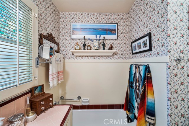 132 N Jewell Place, Orange CA: https://media.crmls.org/medias/c6db830b-19d8-4359-90de-1471f55d2196.jpg