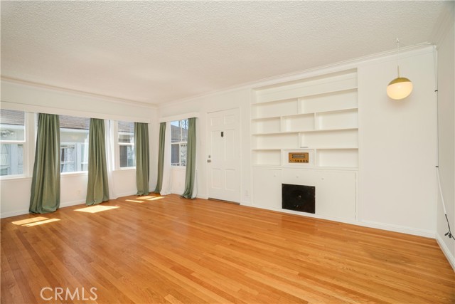 Detail Gallery Image 17 of 35 For 5918 S Fairfax Ave, Los Angeles,  CA 90056 - 4 Beds | 2 Baths