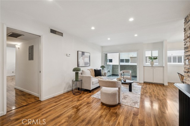 Front Image Thumbnail for CRCV26028747