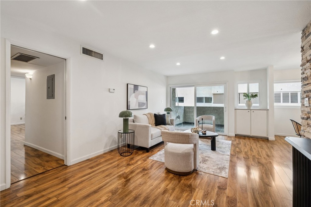 125 S Sierra Madre #215