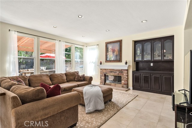 Detail Gallery Image 14 of 36 For 8190 E Hayden Ct, Anaheim Hills,  CA 92808 - 5 Beds | 4/1 Baths