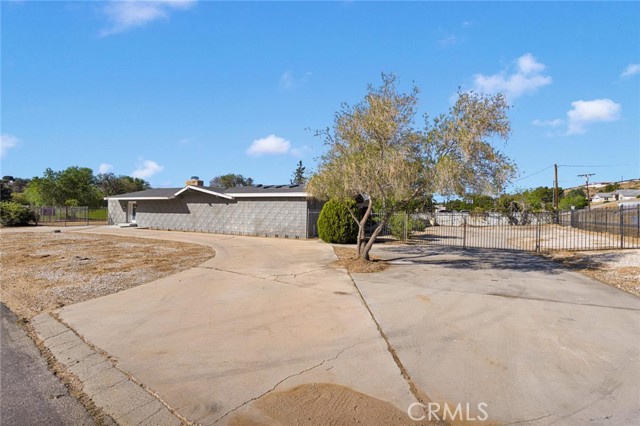 8732 Pico Avenue, Hesperia CA: https://media.crmls.org/medias/c6dcf819-612a-4030-9ba9-fa91b698b404.jpg