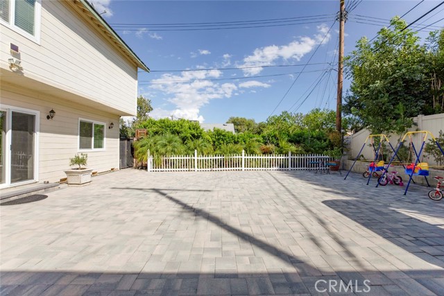 16814 Mayall Street photo 33