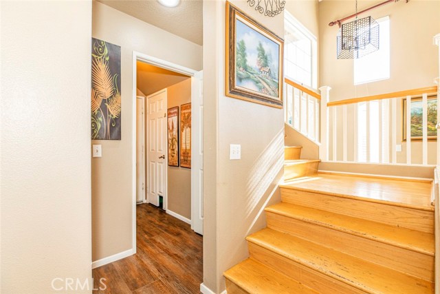 28741 Park Woodland Place, Saugus CA: https://media.crmls.org/medias/c6dd74e6-0ae8-4d8c-9cc8-1ebe3dcf9d22.jpg