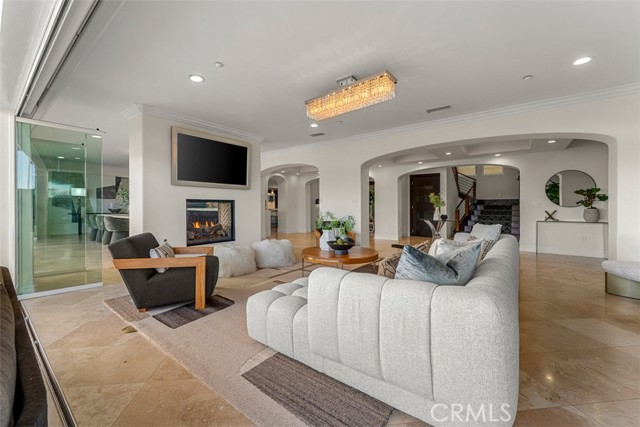Detail Gallery Image 9 of 75 For 409 Morning Star, Newport Beach,  CA 92660 - 5 Beds | 5/1 Baths
