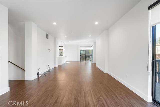 4201 Pennsylvania Avenue, La Crescenta CA: https://media.crmls.org/medias/c6df4e3d-f87d-4b43-bb03-fa09faac5d0e.jpg