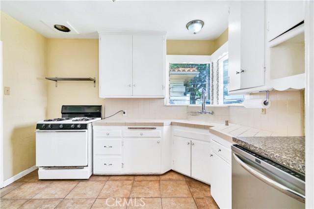 509 S Juanita Avenue, Redondo Beach CA: https://media.crmls.org/medias/c6dfe8a3-7ba3-47b7-85c8-71cf3f5406b2.jpg