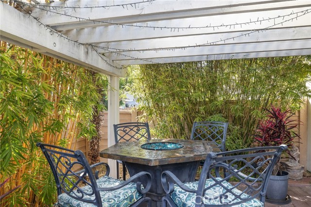 56 Ashbrook, Irvine CA: https://media.crmls.org/medias/c6e055e1-f8fe-4429-a3b3-50c5f490ac1d.jpg
