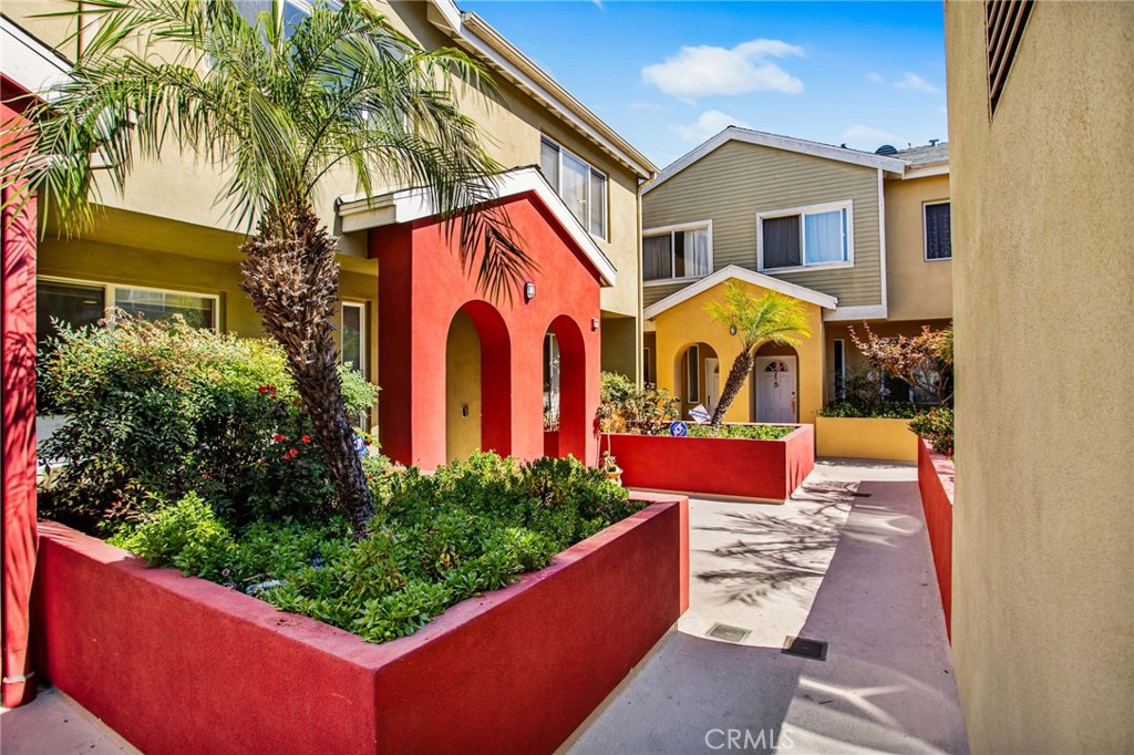 1500 Pine Avenue #10