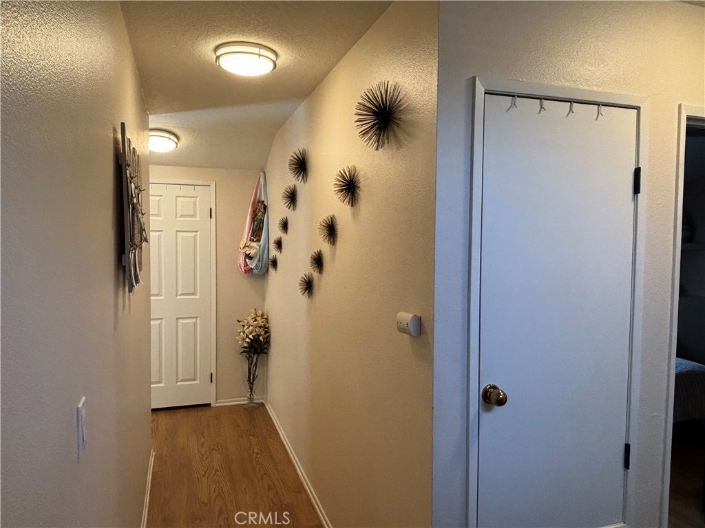 https://media.crmls.org/medias/c6e11a6d-00ed-4477-ac7a-e8f12ae2ff7c.jpg?preset=X-Large