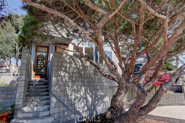 2318 Manhattan Avenue, Hermosa Beach, California 90254, 2 Bedrooms Bedrooms, ,2 BathroomsBathrooms,Residential,Sold,Manhattan,SB22091269