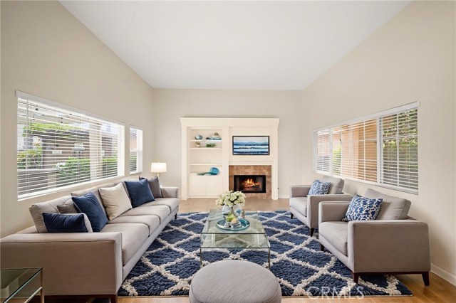 43144 Teramo Street, Temecula CA: https://media.crmls.org/medias/c6e1b8a3-cc5a-47a7-8c44-50e4f9699ad9.jpg