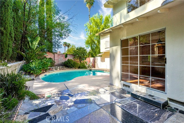 Detail Gallery Image 24 of 27 For 5219 San Feliciano Dr, Woodland Hills,  CA 91364 - 6 Beds | 4 Baths