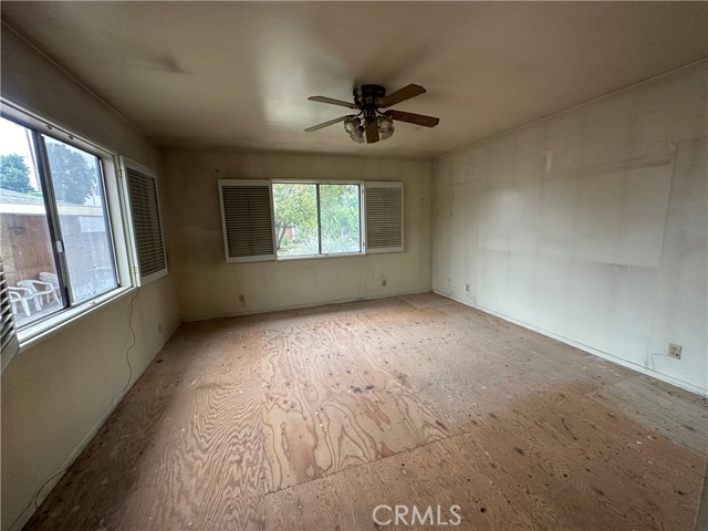 Image 18 of 34 For 863 Vanhorn Avenue