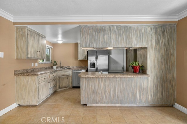 Detail Gallery Image 9 of 32 For 8631 Holly St, Rancho Cucamonga,  CA 91701 - 3 Beds | 2 Baths