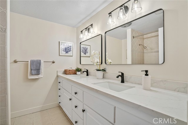 54 Cresta Verde Drive, Rolling Hills Estates CA: https://media.crmls.org/medias/c6e28f3e-c068-4e13-bb49-0f6a8a8fabaa.jpg