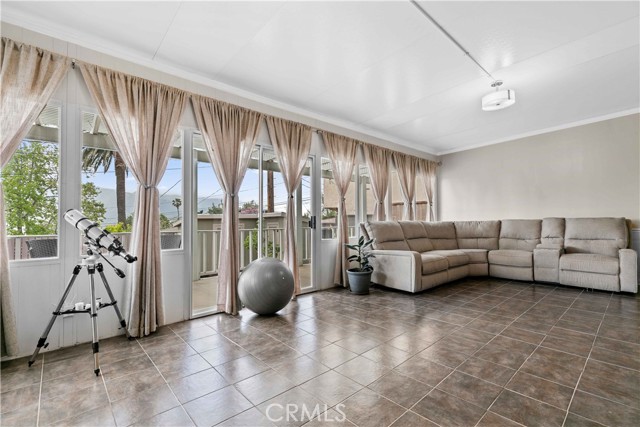 3348 Burritt Way, La Crescenta CA: https://media.crmls.org/medias/c6e30c72-250c-4b23-a520-81813e6d9c8d.jpg
