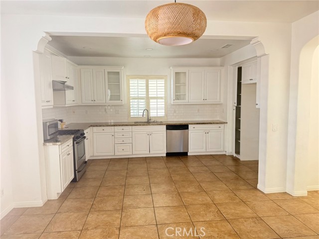 8338 Edgewood Street, Chino CA: https://media.crmls.org/medias/c6e36622-0bc8-40e5-bc73-ecb0b91dfa29.jpg
