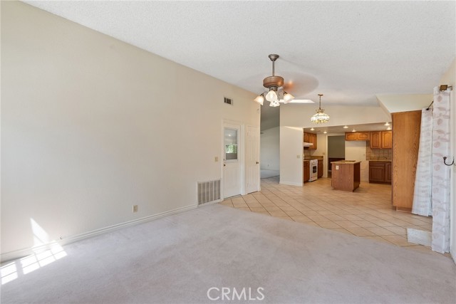 4740 Brookhill Ter, Jurupa Valley CA: https://media.crmls.org/medias/c6e36a59-6d27-4d7d-9b63-be39dad9d873.jpg