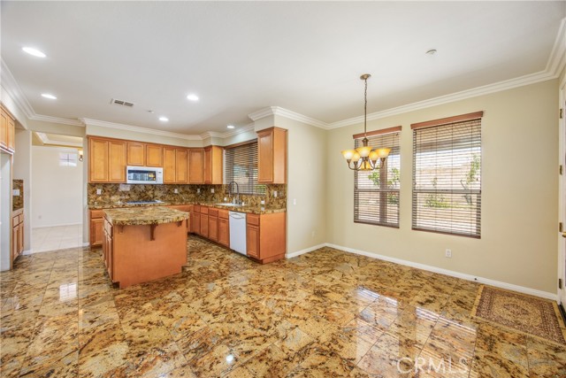 Detail Gallery Image 20 of 58 For 6644 Summertrail Pl, Highland,  CA 92346 - 5 Beds | 3/1 Baths