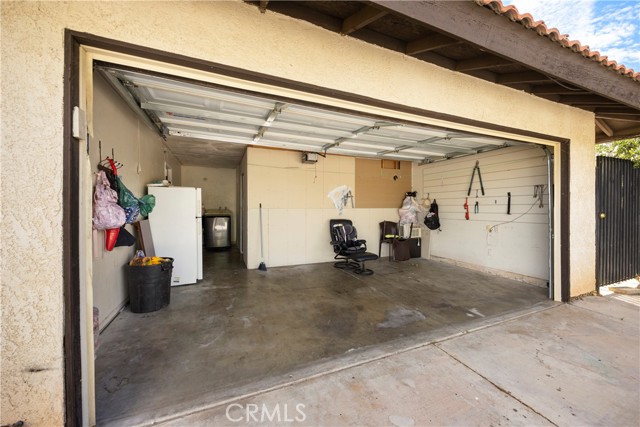 37112 Calle Amigo, Palmdale CA: https://media.crmls.org/medias/c6e392b8-c036-4b66-a53f-9315c0ca40fd.jpg