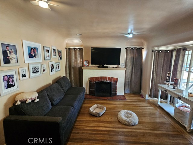 Detail Gallery Image 3 of 7 For 4506 Maycrest, El Sereno,  CA 90032 - 2 Beds | 1 Baths