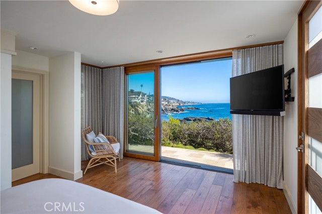 1901 Ocean Way, Laguna Beach CA: https://media.crmls.org/medias/c6e493f1-03c1-4421-bfbe-1c821f37670e.jpg