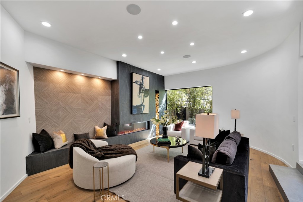 12. 2743 Laurel Canyon Boulevard Los Angeles, CA 90046