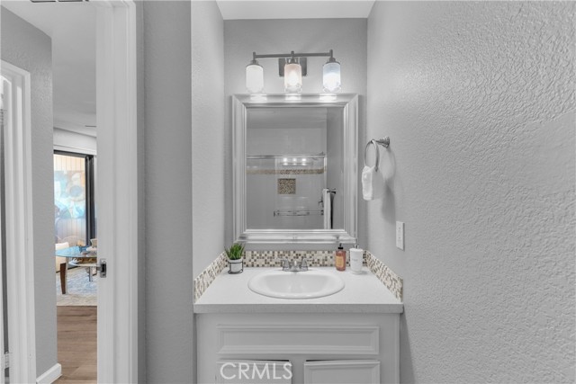 Image 19 of 27 For 2822 N Auburn Ct  E213