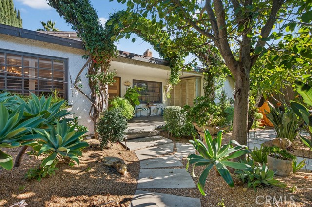 Detail Gallery Image 7 of 75 For 5526 Fulton, Sherman Oaks,  CA 91401 - 3 Beds | 3 Baths