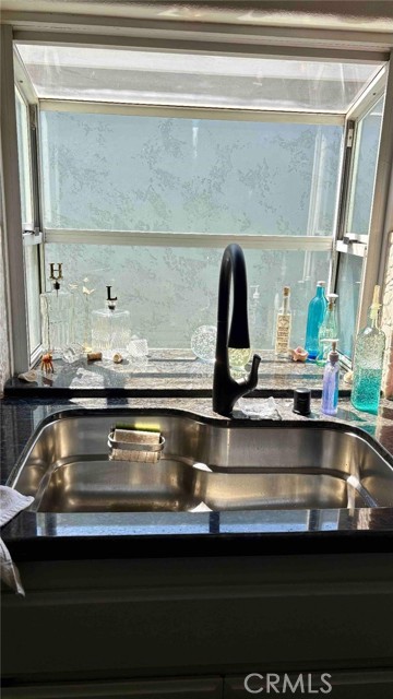 Detail Gallery Image 6 of 15 For 1133 7th Place, Hermosa Beach,  CA 90254 - 3 Beds | 2/1 Baths