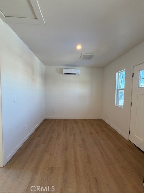 Detail Gallery Image 15 of 21 For 1327 W 89th St a,  Los Angeles,  CA 90044 - 1 Beds | 1 Baths