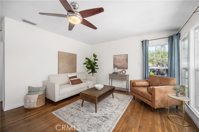 Detail Gallery Image 9 of 55 For 5530 E Mezzanine Way, Long Beach,  CA 90808 - 4 Beds | 3/1 Baths