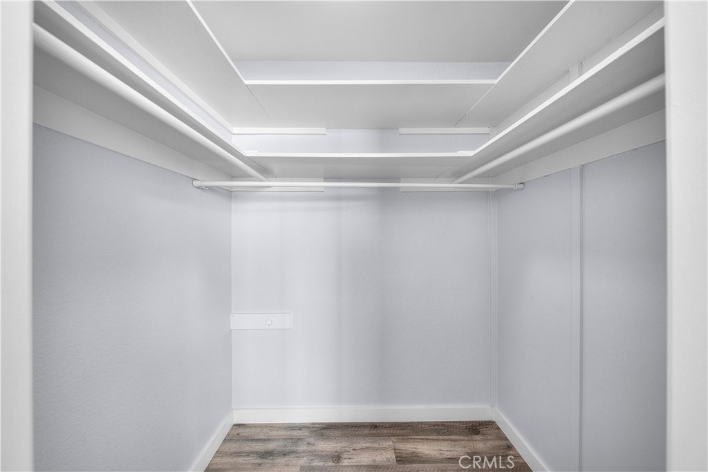 https://media.crmls.org/medias/c6e73396-8ef4-4b7c-8577-dab0700f4411.jpg?preset=X-Large