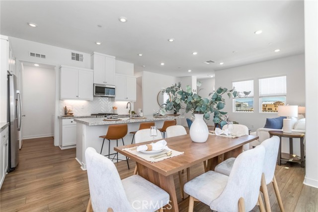 Detail Gallery Image 31 of 75 For 27554 Sparrow Ct, Valencia,  CA 91381 - 3 Beds | 2/1 Baths