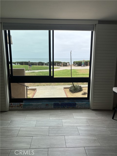 Detail Gallery Image 6 of 9 For 4667 Ocean Bld #106,  San Diego,  CA 92109 - 1 Beds | 1 Baths