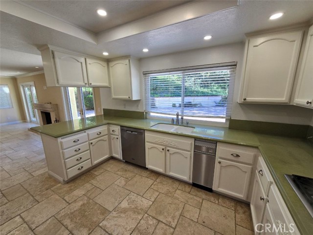 Detail Gallery Image 11 of 54 For 7169 Castle Peak, West Hills,  CA 91307 - 5 Beds | 3 Baths