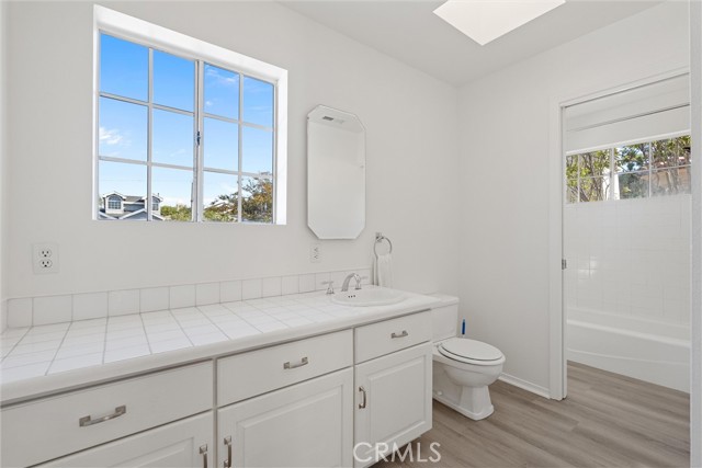 646 Avenue B photo 22