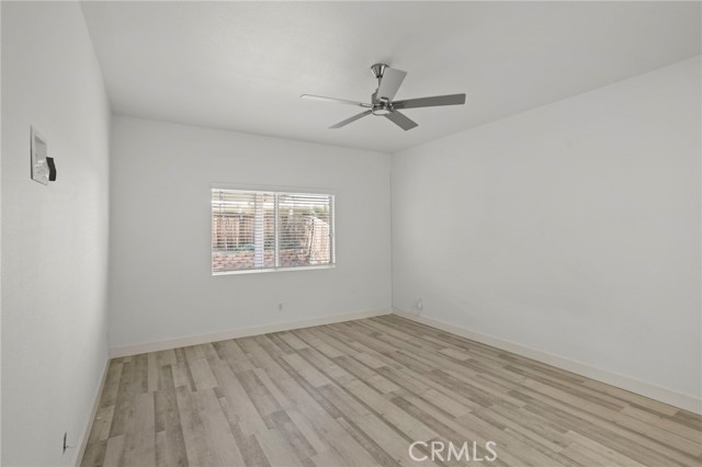 Detail Gallery Image 12 of 23 For 13576 Fern Pine, Victorville,  CA 92392 - 5 Beds | 2/1 Baths