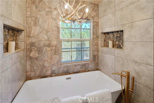 Detail Gallery Image 32 of 60 For 135 S Fairway Dr, Lake Arrowhead,  CA 92391 - 5 Beds | 3 Baths